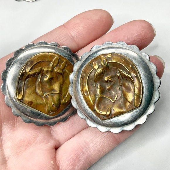 Antique Horse Bridle Rosettes Matching Pair Western Equestrian - Picture 6 of 6